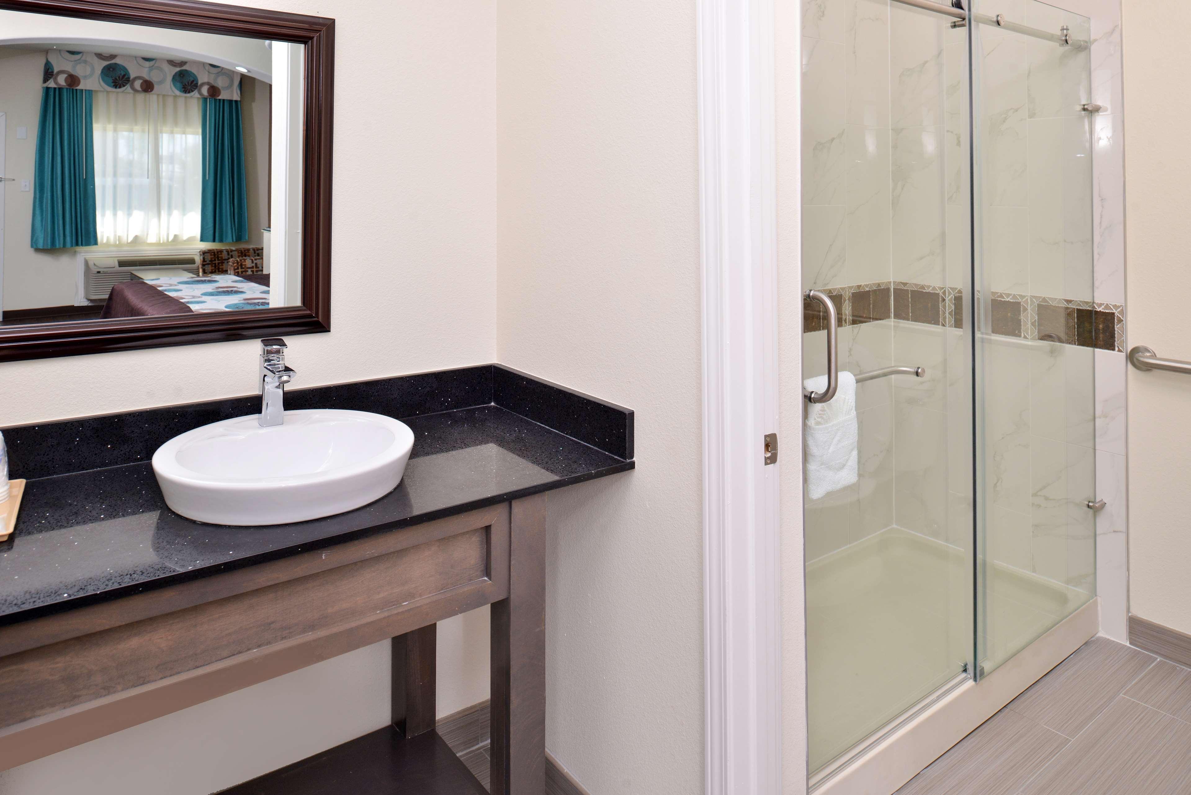Americas Best Value Inn & Suites - Houston/Hwy 6 & Westpark Mission Bend Dış mekan fotoğraf